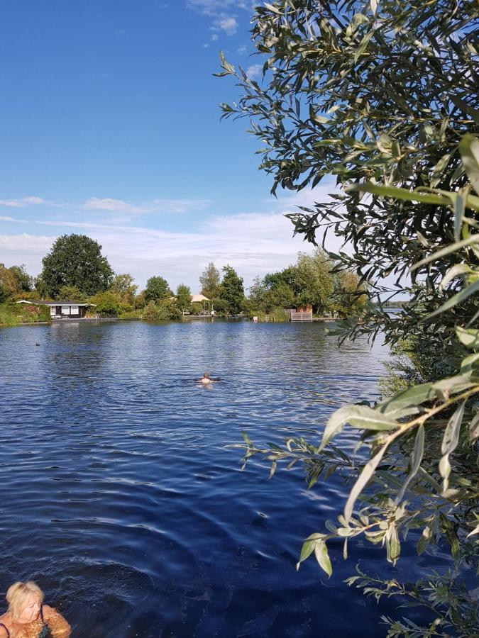 C'Est La Vie Houseboat Hotel Nederhorst den Berg Exterior foto