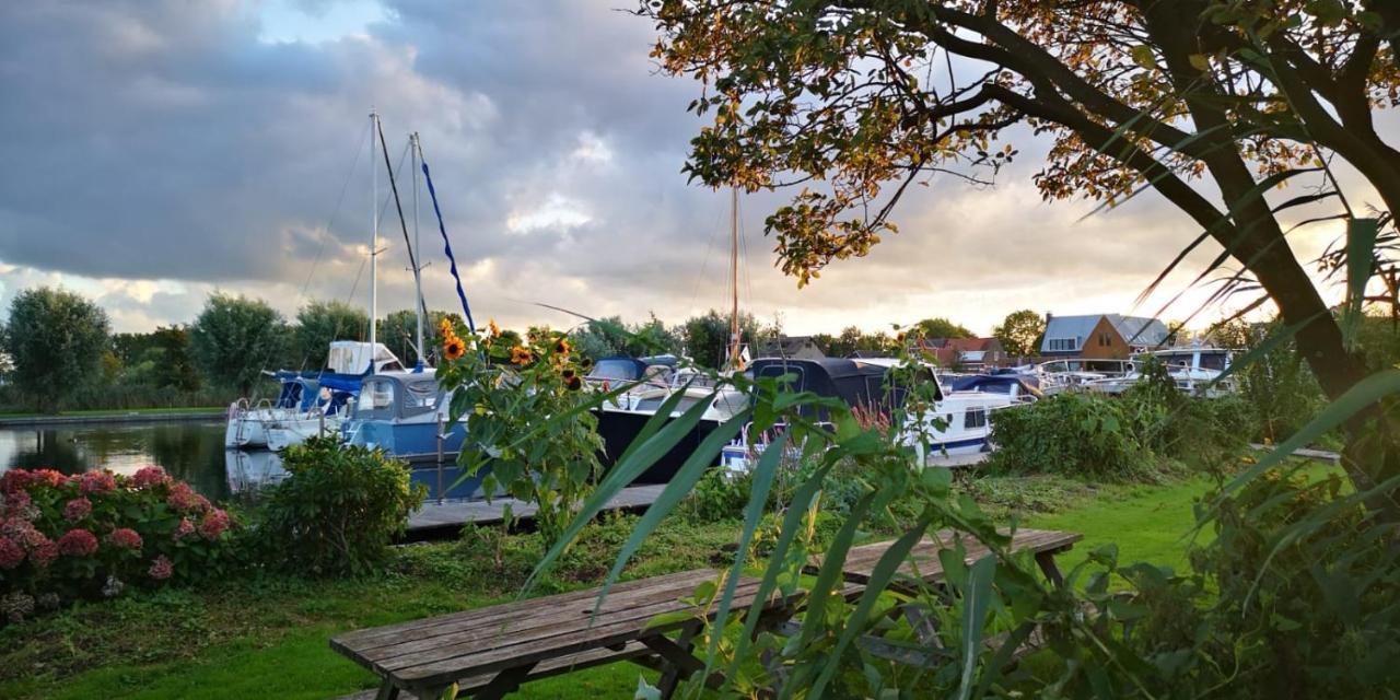 C'Est La Vie Houseboat Hotel Nederhorst den Berg Exterior foto