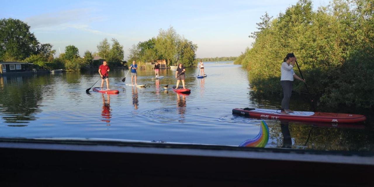 C'Est La Vie Houseboat Hotel Nederhorst den Berg Exterior foto