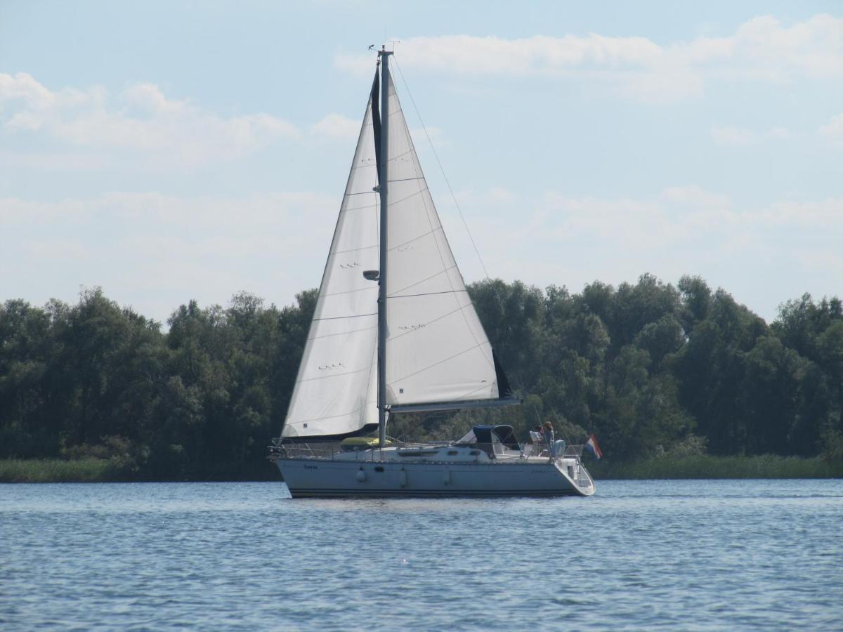 C'Est La Vie Houseboat Hotel Nederhorst den Berg Exterior foto